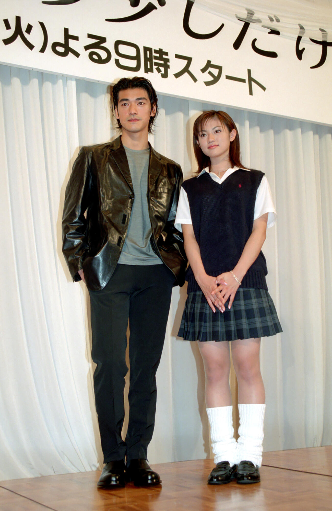 フジテレビドラマ「神様、もう少しだけ」で共演する金城武（左）と深田恭子（1998年6月撮影）