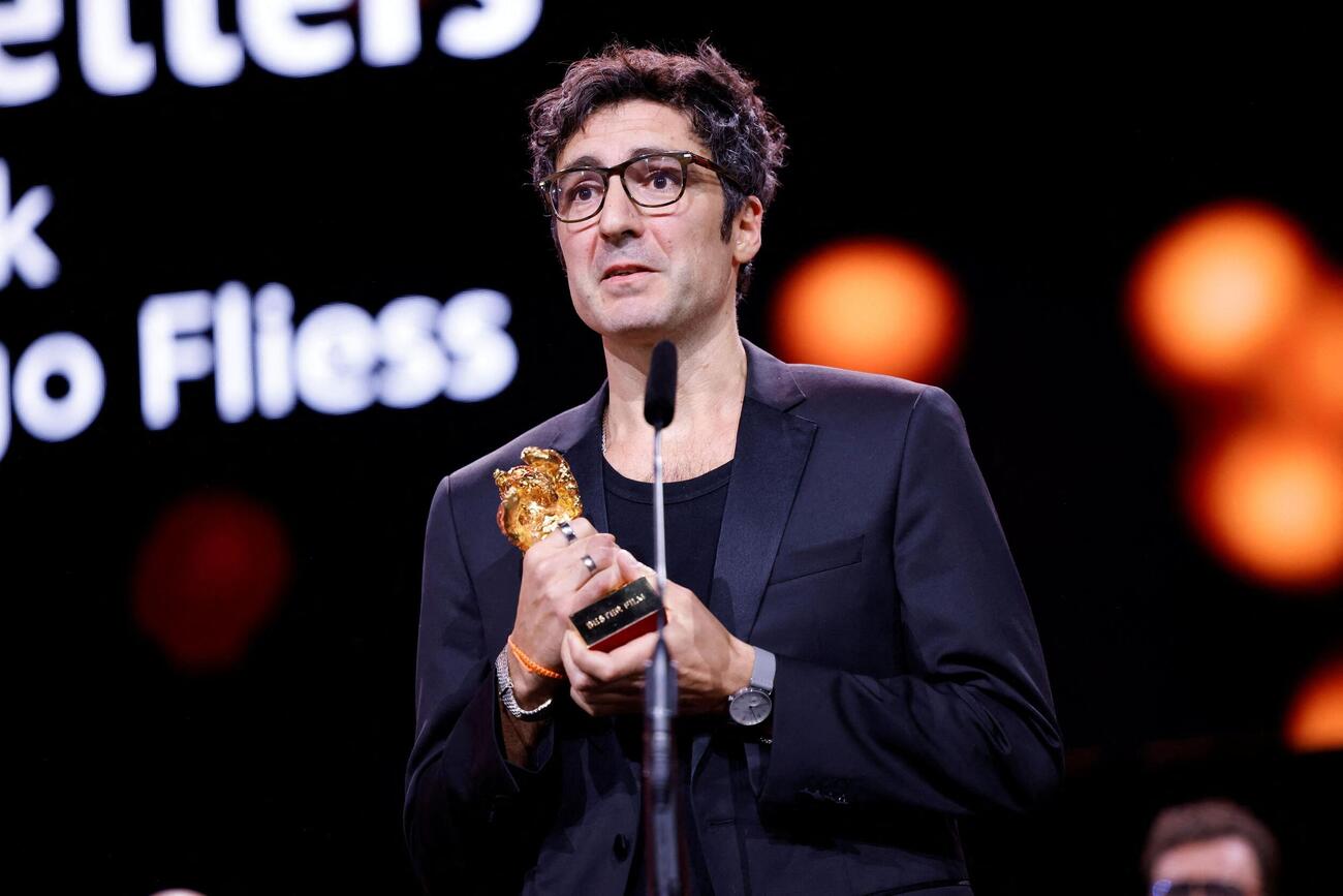 ベルリン国際映画祭　金熊賞を受賞した「イエローレターズ」のイルケル・チャタク監督（ロイター）