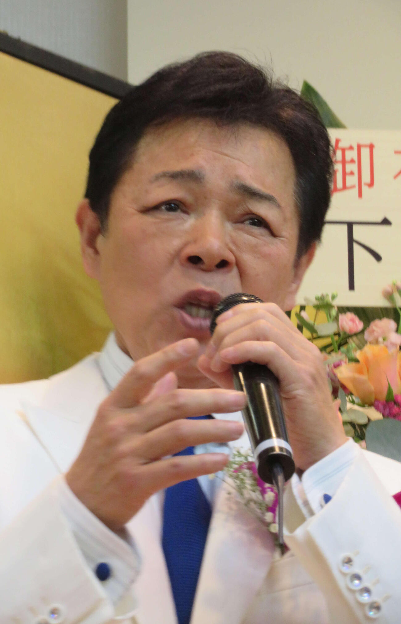 新曲「十勝で待ってる女です」の発売記念イベントを行った藤原浩