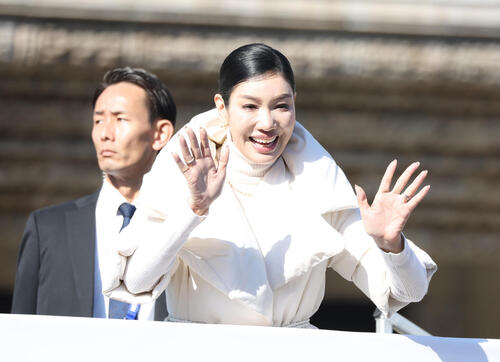 アンミカ、大阪マラソンオフショット公開「寛平師匠の引きずり女サイコー」「ミカちゃん綺麗」
