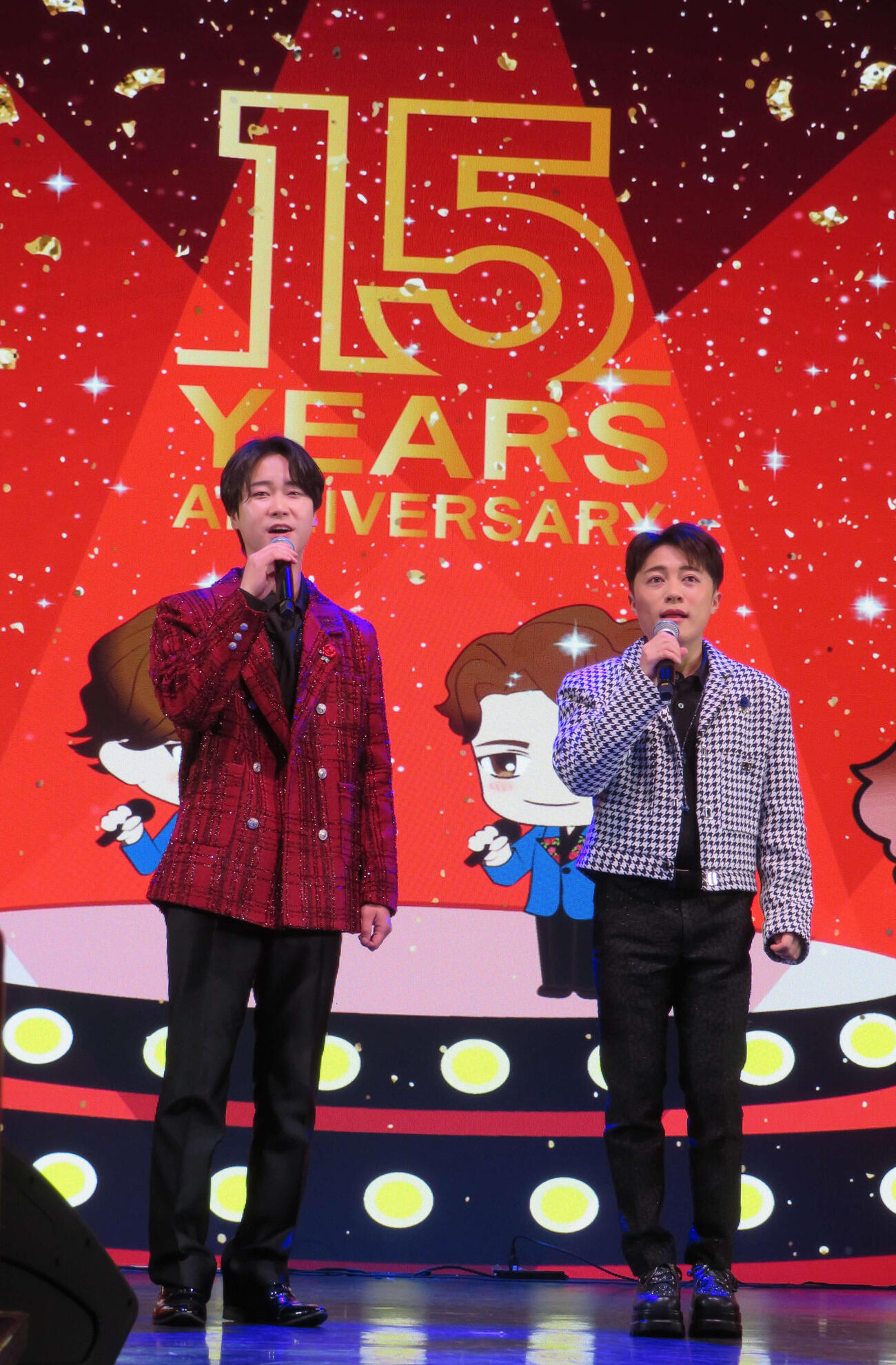 15周年記念ライブを行った、はやぶさのヤマト（左）、ヒカル