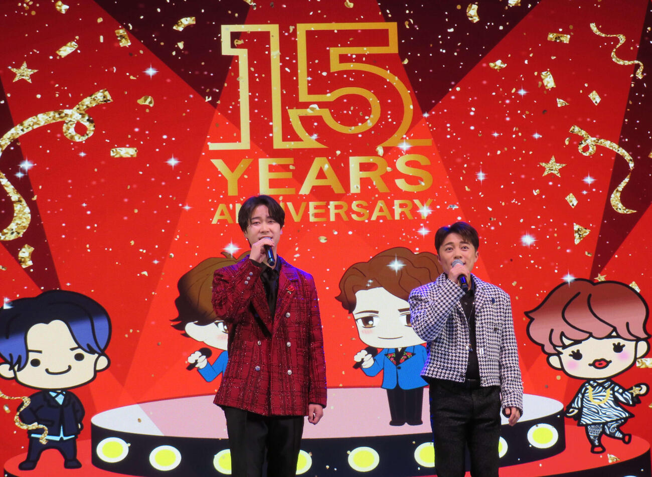 15周年記念ライブを行った、はやぶさのヤマト（左）、ヒカル