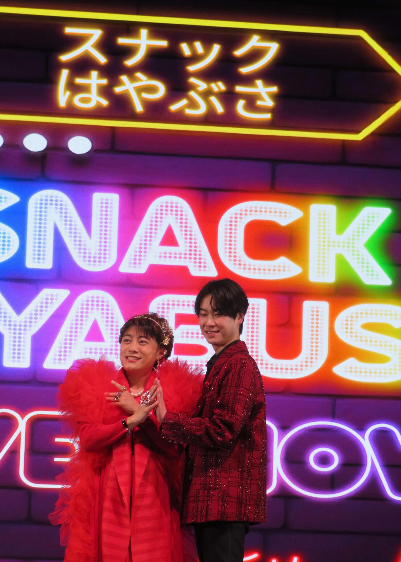 15周年記念ライブを行った、はやぶさのヒカル（左）、ヤマト
