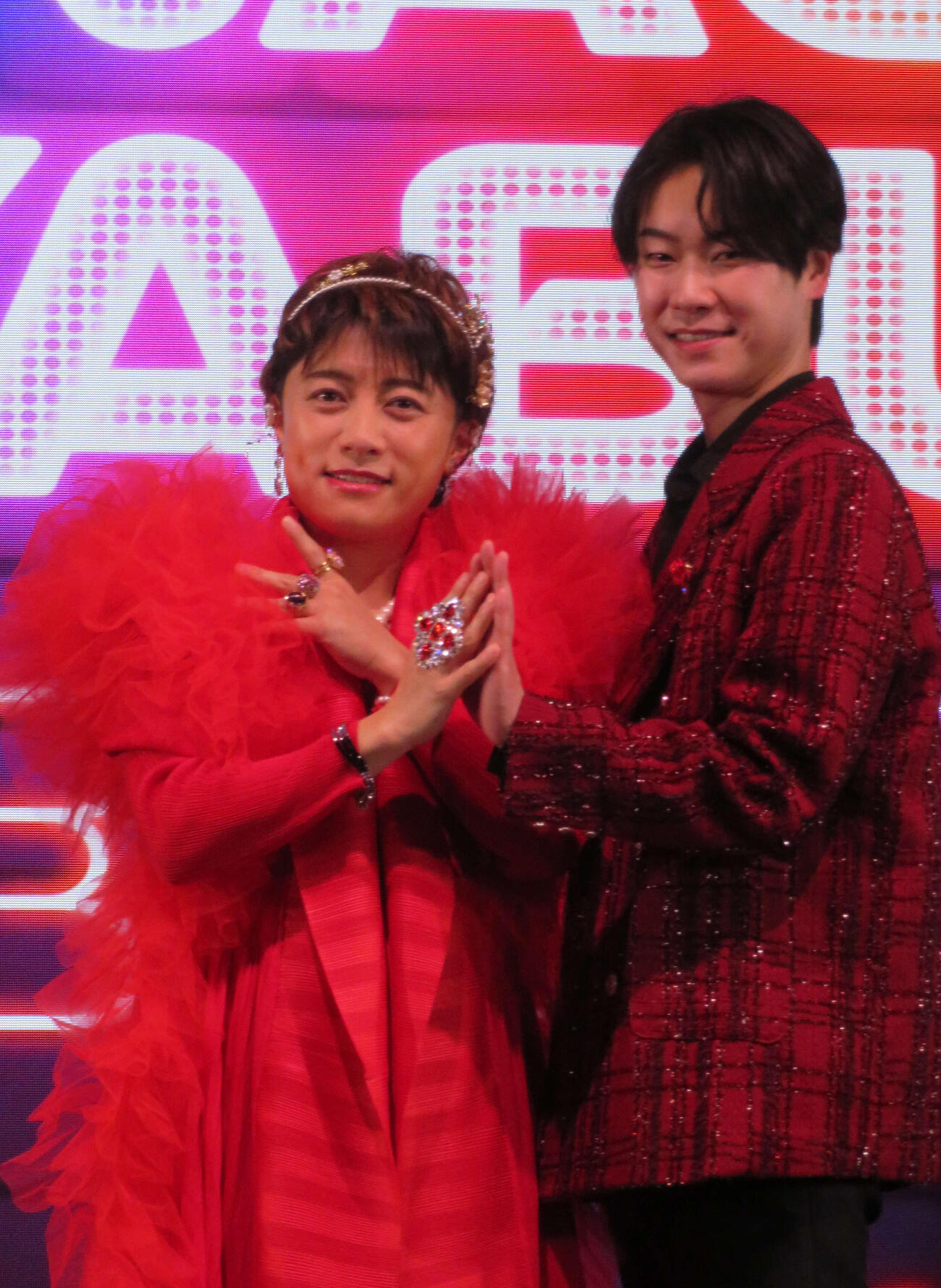 15周年記念ライブを行った、はやぶさのヒカル（左）、ヤマト
