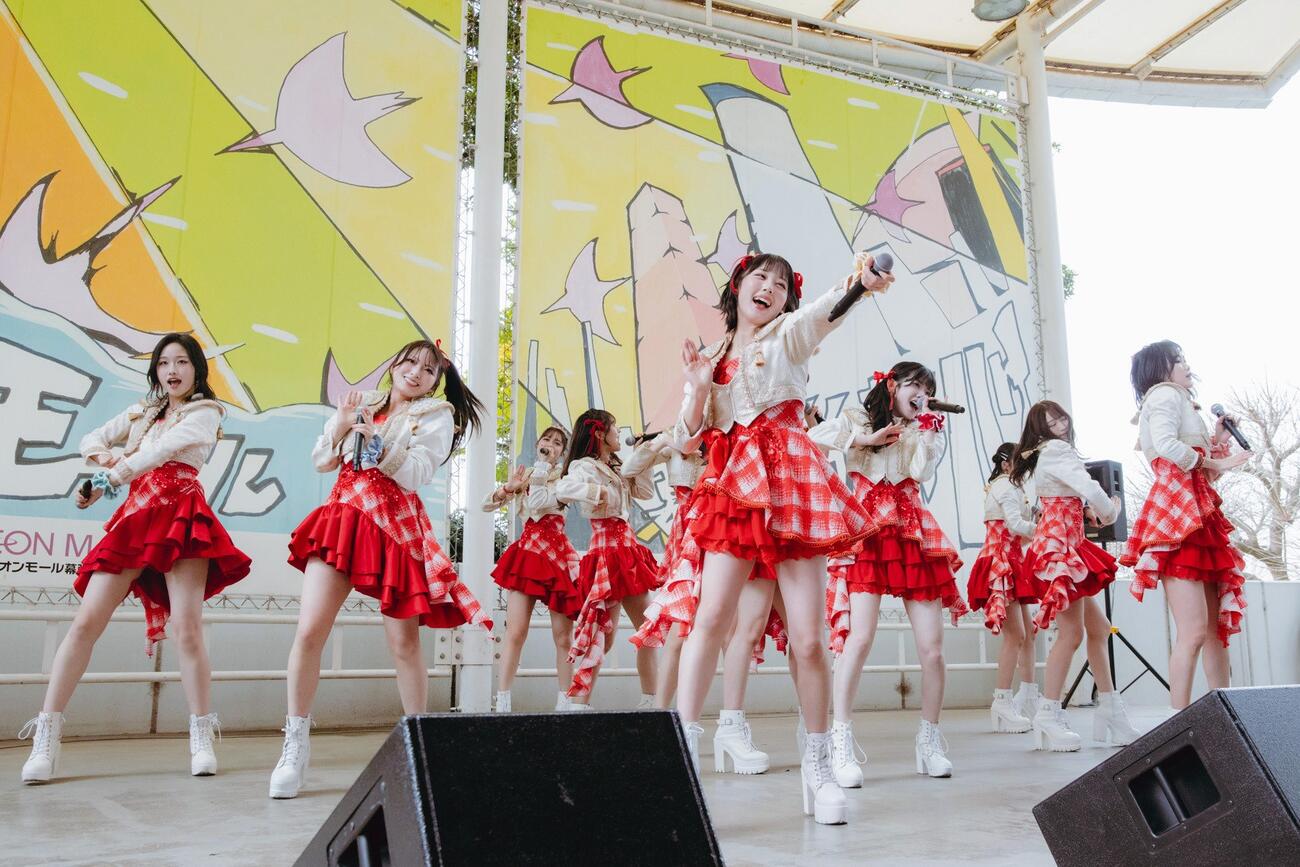 20枚目シングル「四の五の言わず颯（さっ）と別れてあげた／盛れ！ミ・アモーレ」リリースイベントを行ったJuice=Juice