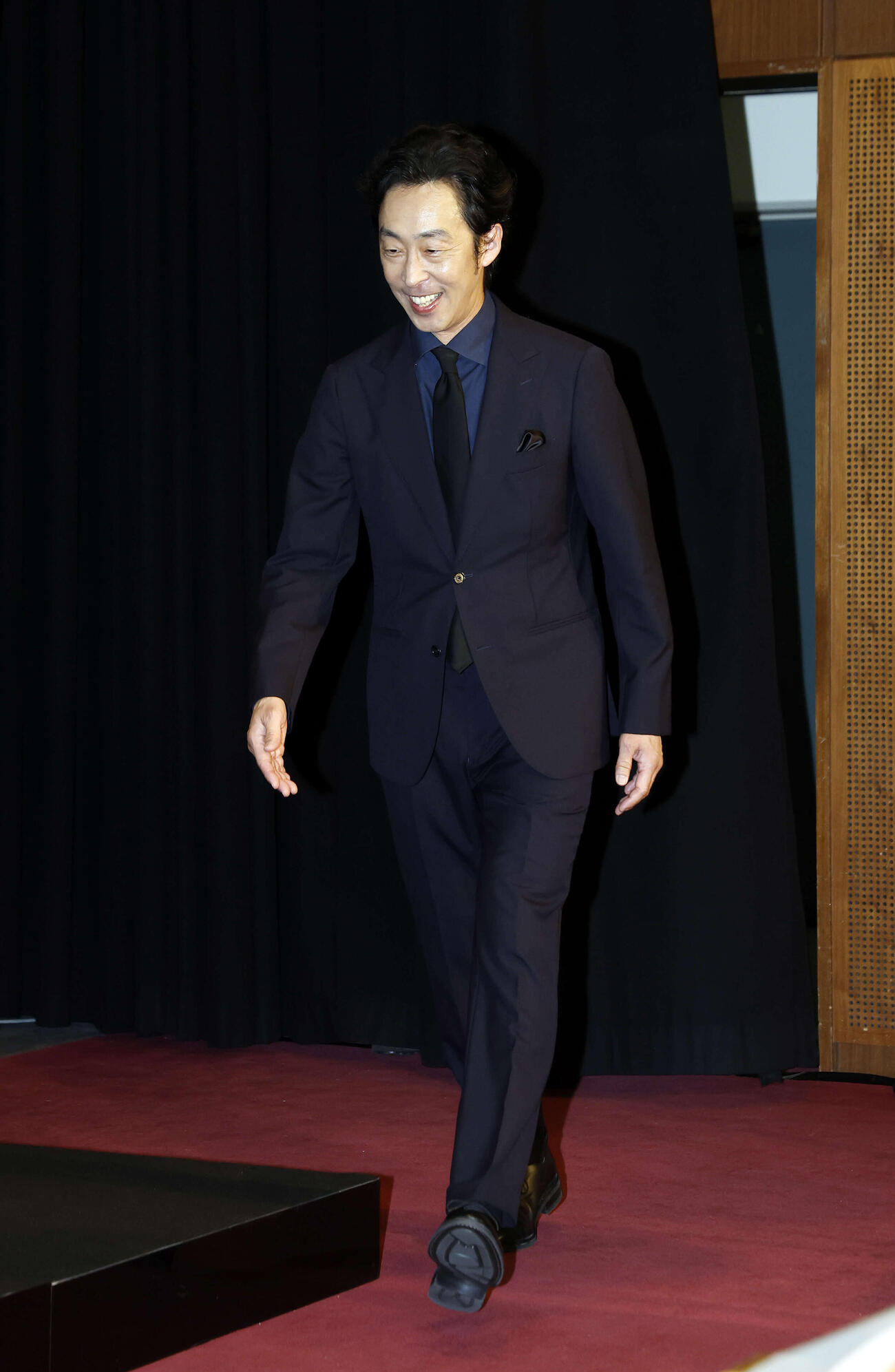 2027年大河ドラマ「逆賊の幕臣」出演者発表会見に登壇する北村有起哉（撮影・山本朝陽）