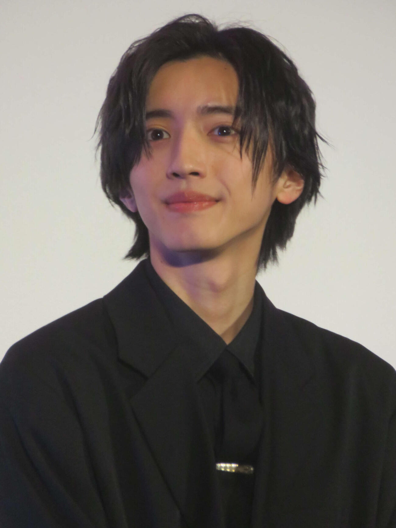 映画「君が最後に遺した歌」完成披露試写会舞台あいさつに出席した道枝駿佑（撮影・川田和博）