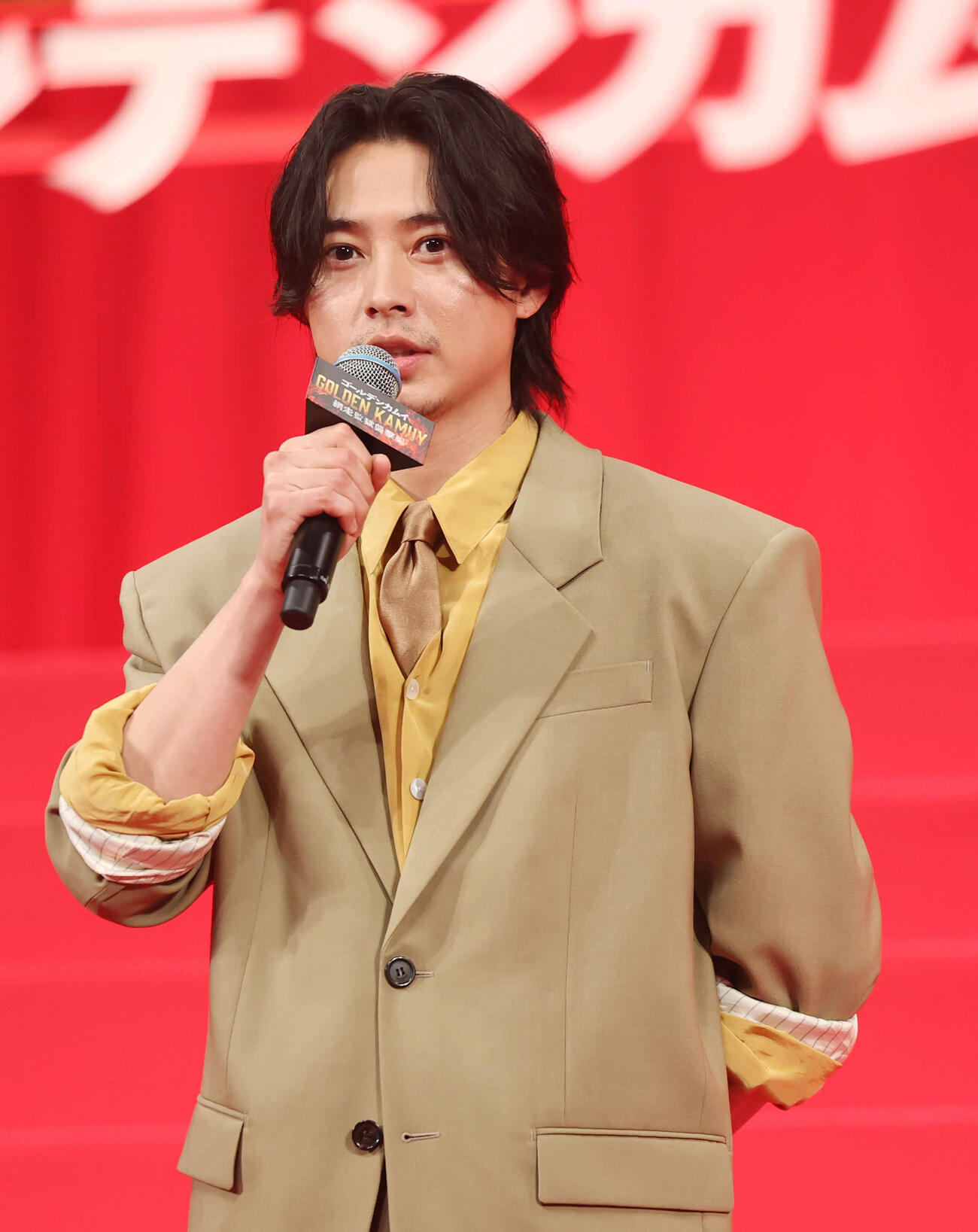 完成披露舞台あいさつに登壇しあいさつする山﨑賢人（撮影・増田悦実）