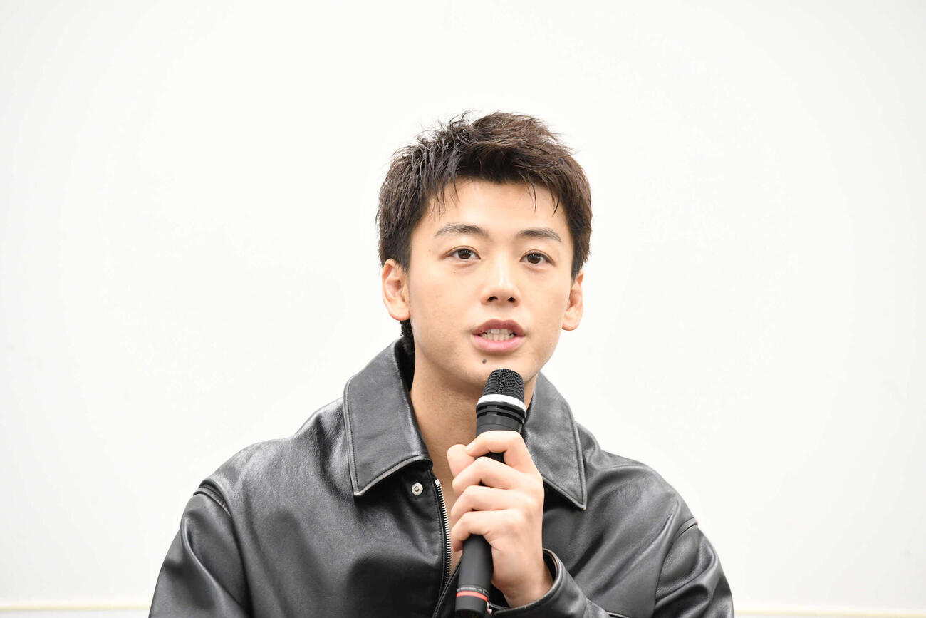 ミュージカル「奇跡を呼ぶ男」に主演する竹内涼真（撮影・阪口孝志）
