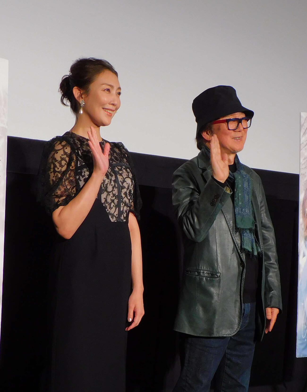 映画冬のソナタ日本特別版のイベントに登壇した田中美里（左）とユン・ソクホ監督（右）（撮影・寺本吏輝）