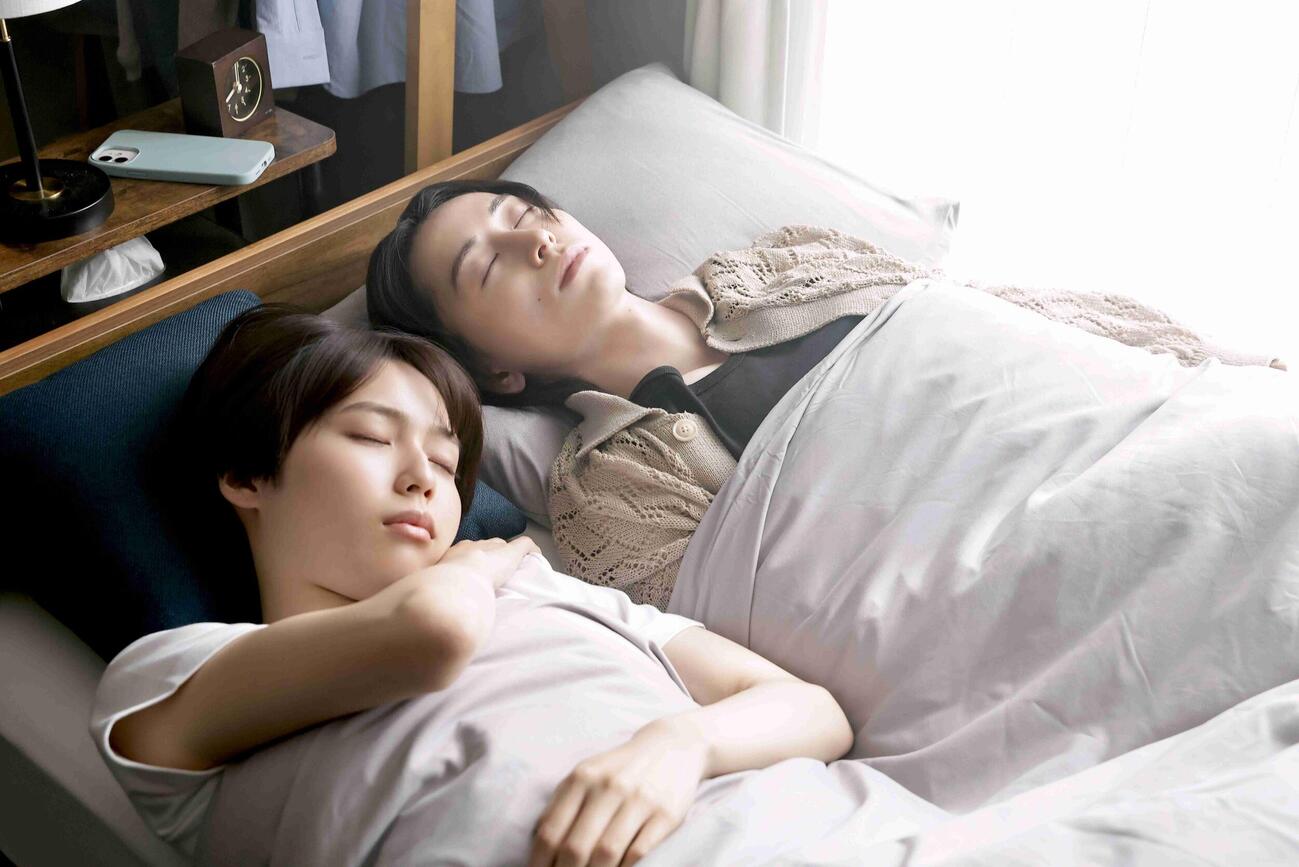秋田汐梨（左）と池田匡志がダブル主演するフジテレビの連続ドラマ「share（シェア）」