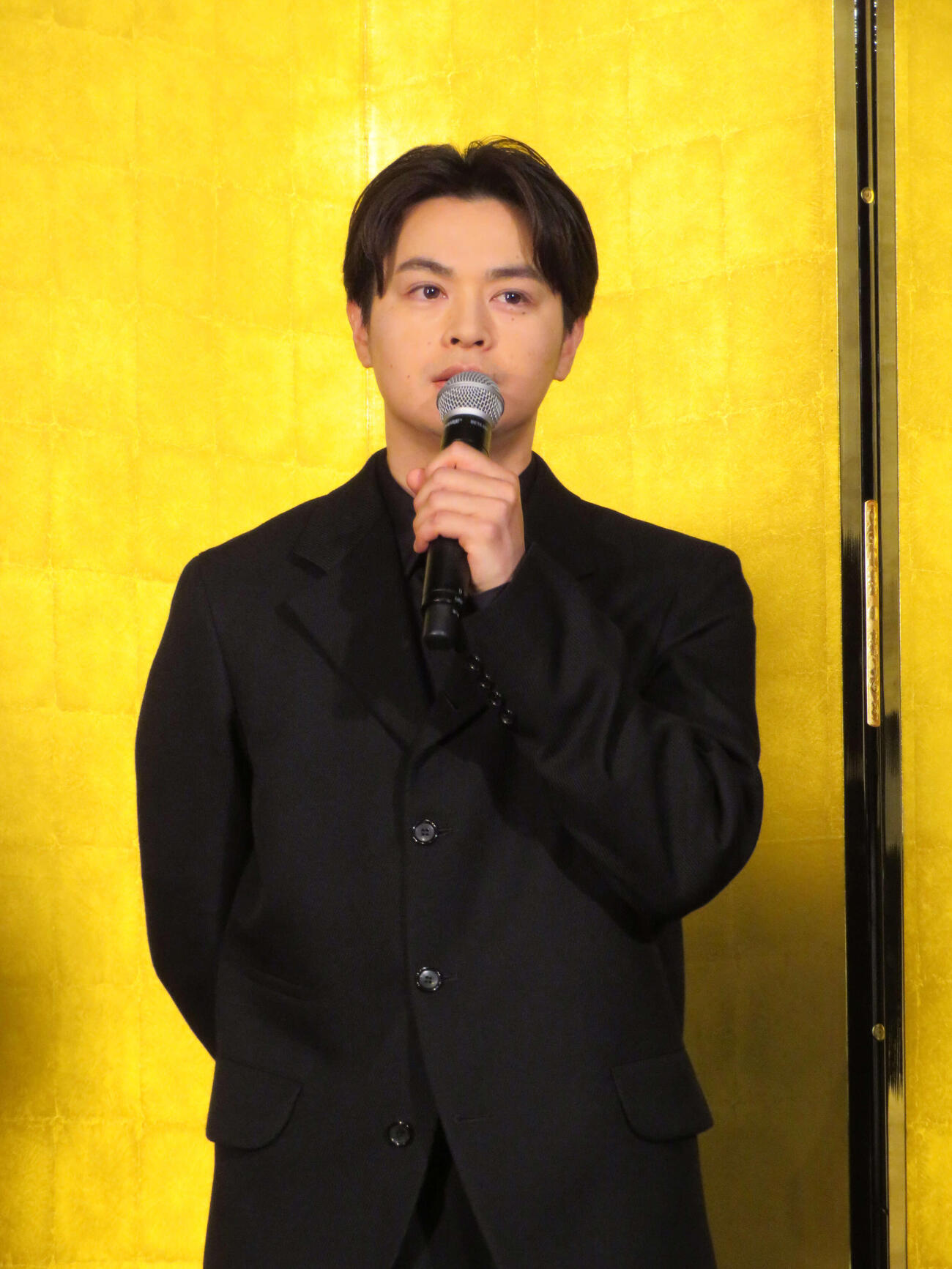 映画「木挽町のあだ討ち」初日舞台あいさつに登壇した瀬戸康史（撮影・村上幸将）
