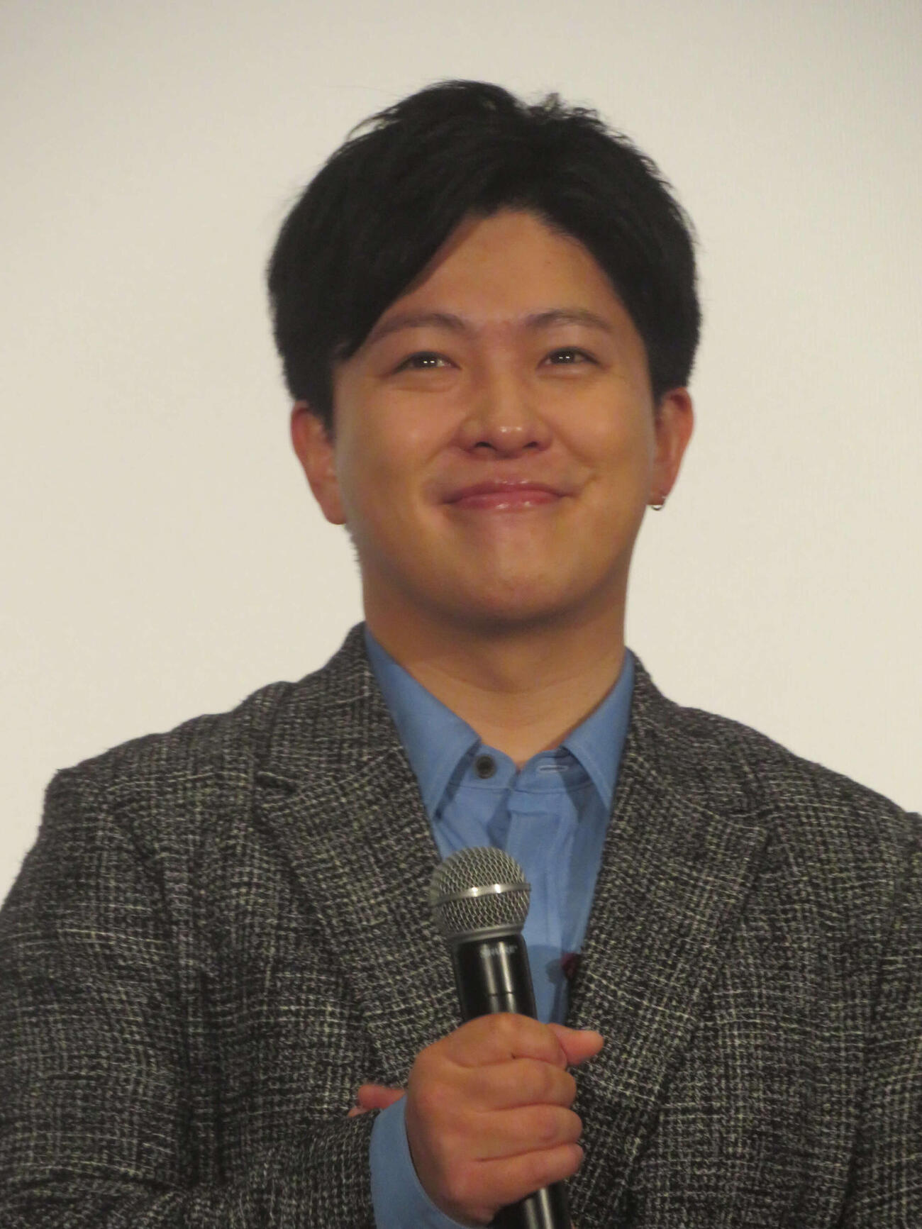 「映画ドラえもん　新・のび太の海底鬼岩島」公開記念舞台あいさつに出席したsumika小川貴之（撮影・川田和博）