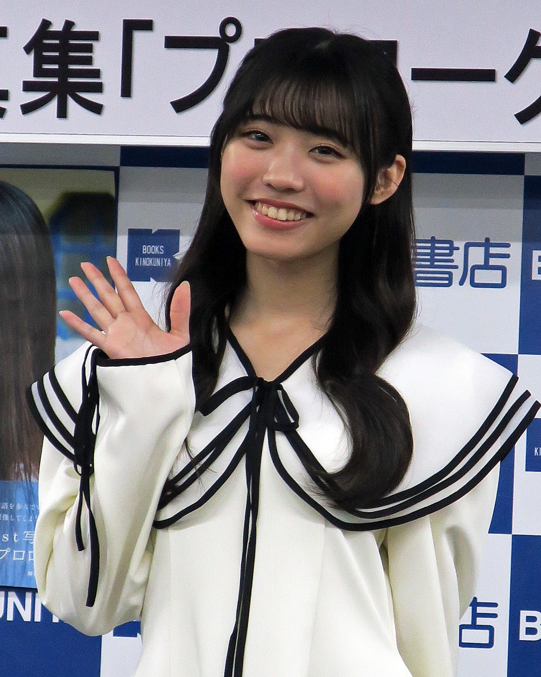 金澤亜美1st写真集「プロローグ」発売記念イベントを行った金澤亜美