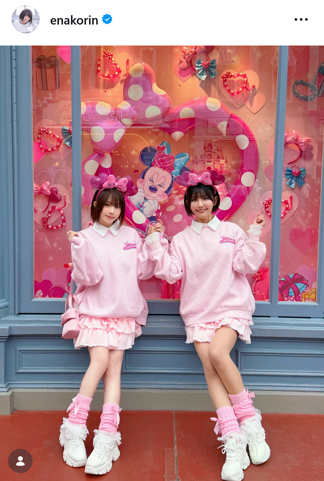 えなこのインスタグラムから