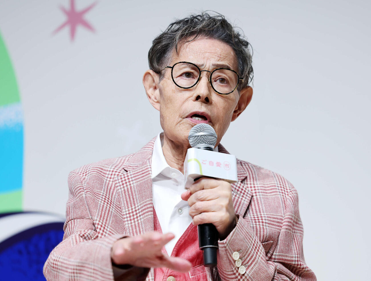 トークイベントに臨む加藤茶（撮影・鈴木正人）　