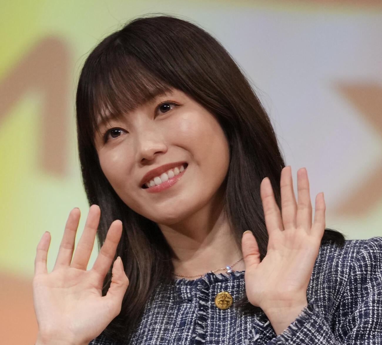 横山由依（2024年撮影）