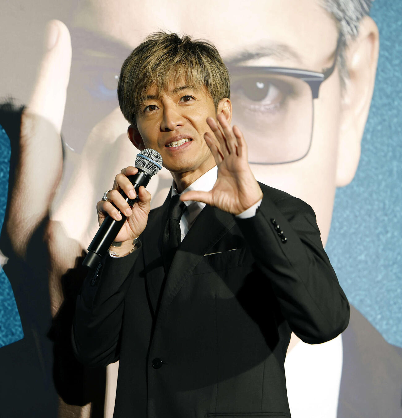 映画「教場　Requiem」大ヒット御礼舞台あいさつに登壇し、エピソードを語る木村拓哉（撮影・山本朝陽）