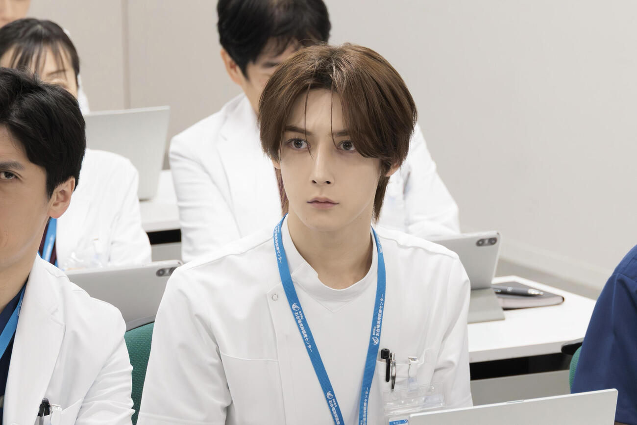 フジテレビ系月9ドラマ「ヤンドク！」でドラマ初主演したROIROMの浜川路己（C）フジテレビ