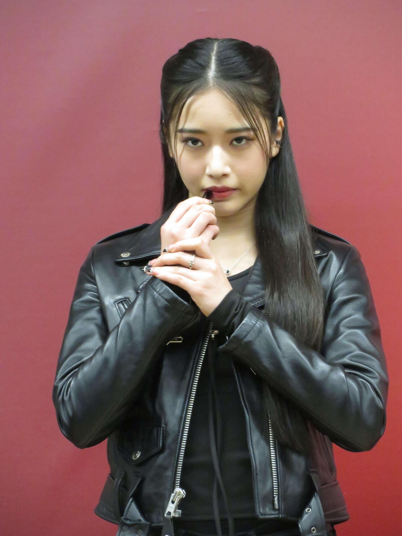 KATE×仮面ライダー「HENSHIN THE FIRST」プレス試写会で、親子初の変身ポーズを披露した天翔天音（撮影・村上幸将）