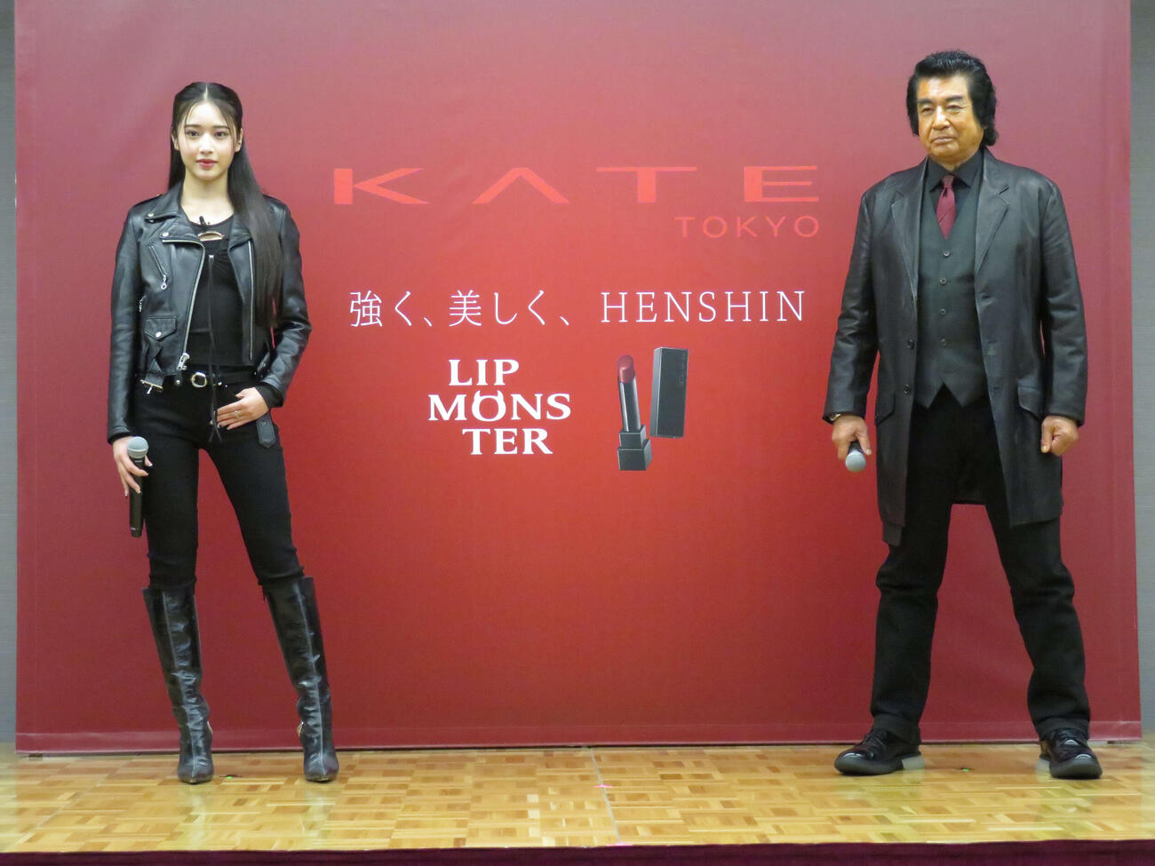 KATE×仮面ライダー「HENSHIN THE FIRST」プレス試写会に出席した天翔天音と藤岡弘、（撮影・村上幸将）