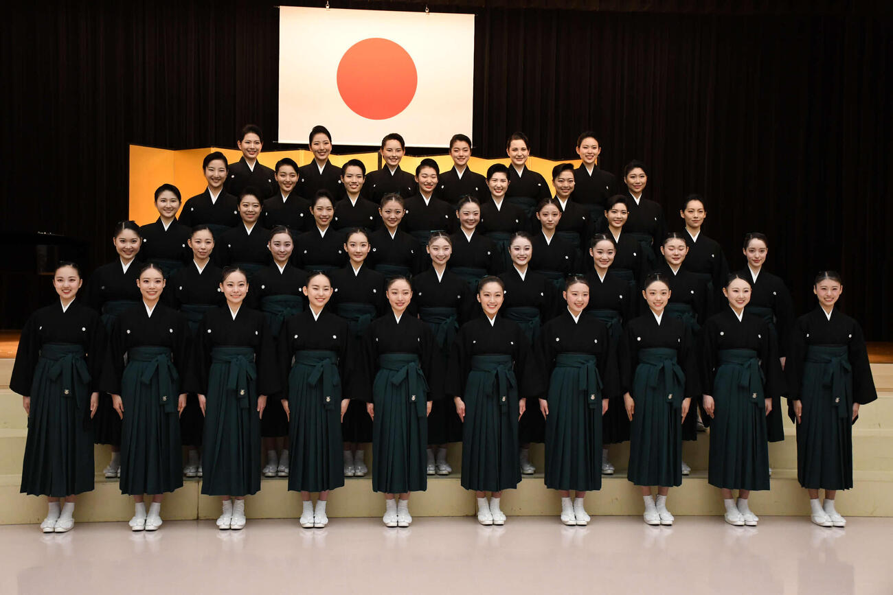 宝塚音楽学校卒業式を迎えた112期生（撮影・阪口孝志）