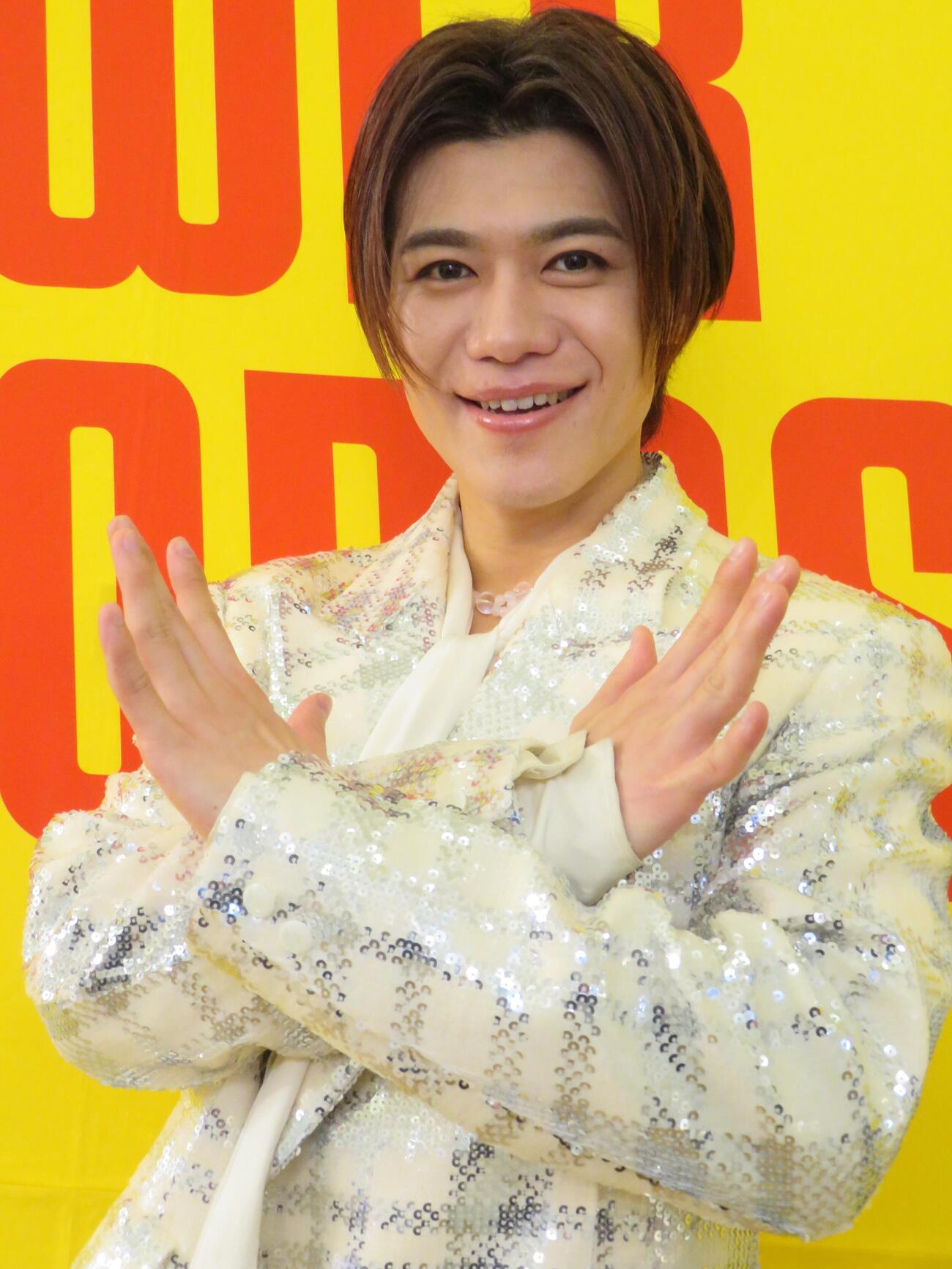 アリオ亀有でミニライブを行った新浜レオン