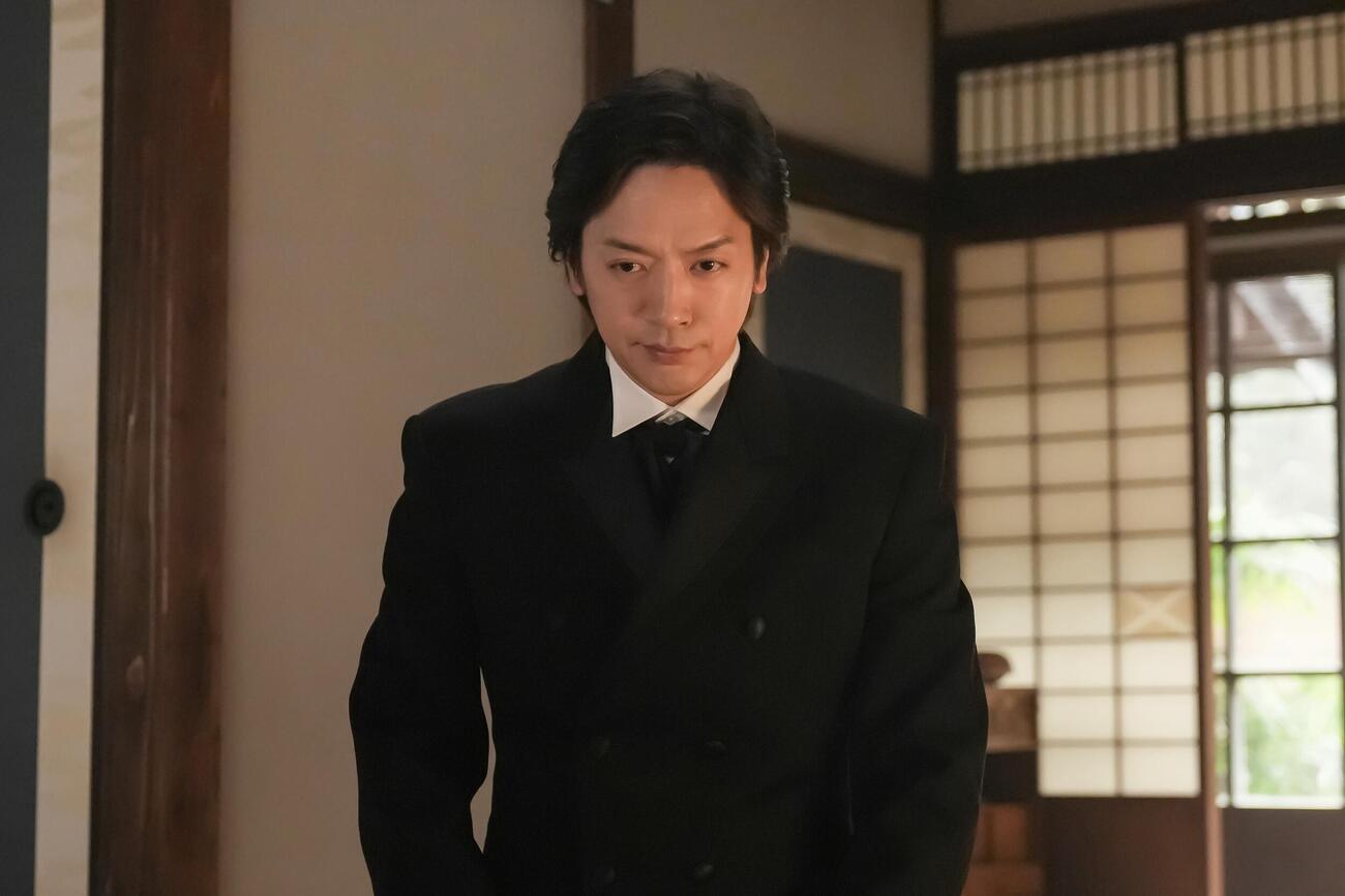 医師、薮井役で朝ドラ初出演のDAIGO（C）NHK