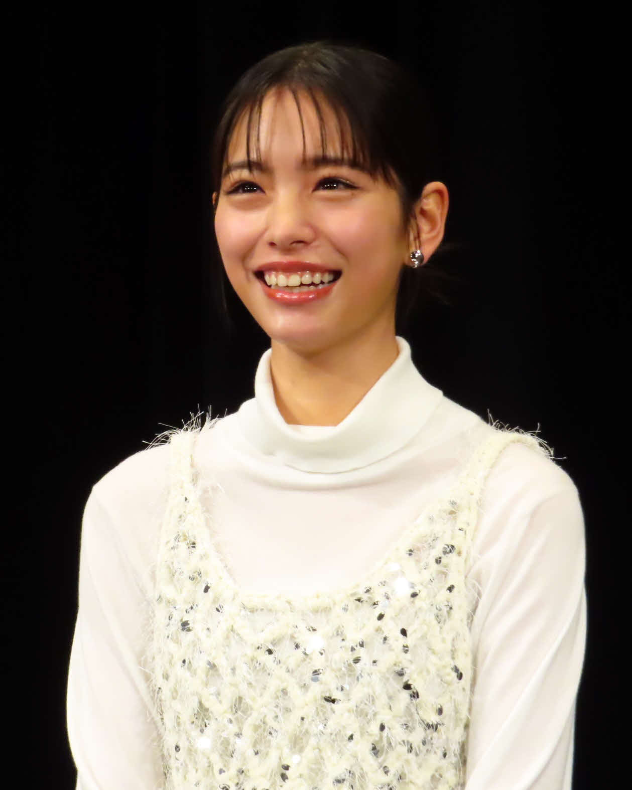 「パリに咲くエトワール」特別試写会に登壇した當真あみ