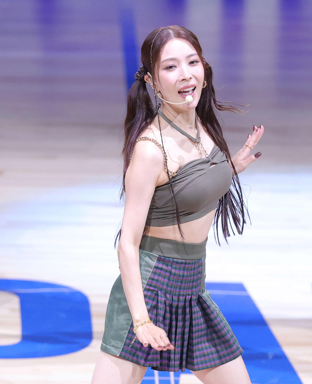 22年10月「NBA Japan Games2022 Presented by Rakuten」第2戦　前半戦を終え、パフォーマンスするBoA（撮影・河田真司）