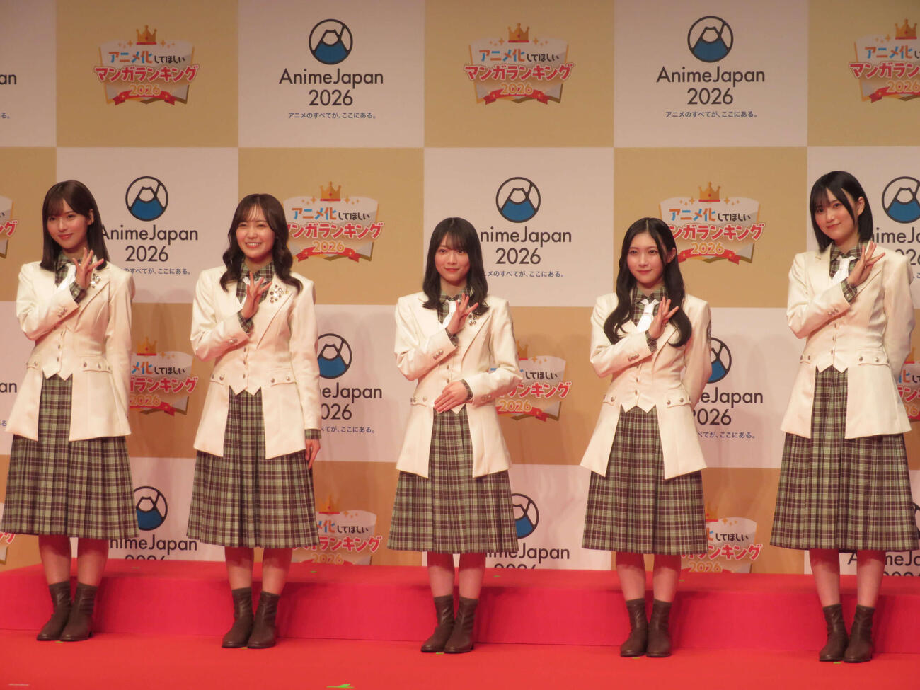 「Anime Japan 2026」授賞式に登壇した櫻坂46（左から）中嶋優月、松田里奈、森田ひかる、谷口愛季、的野美青