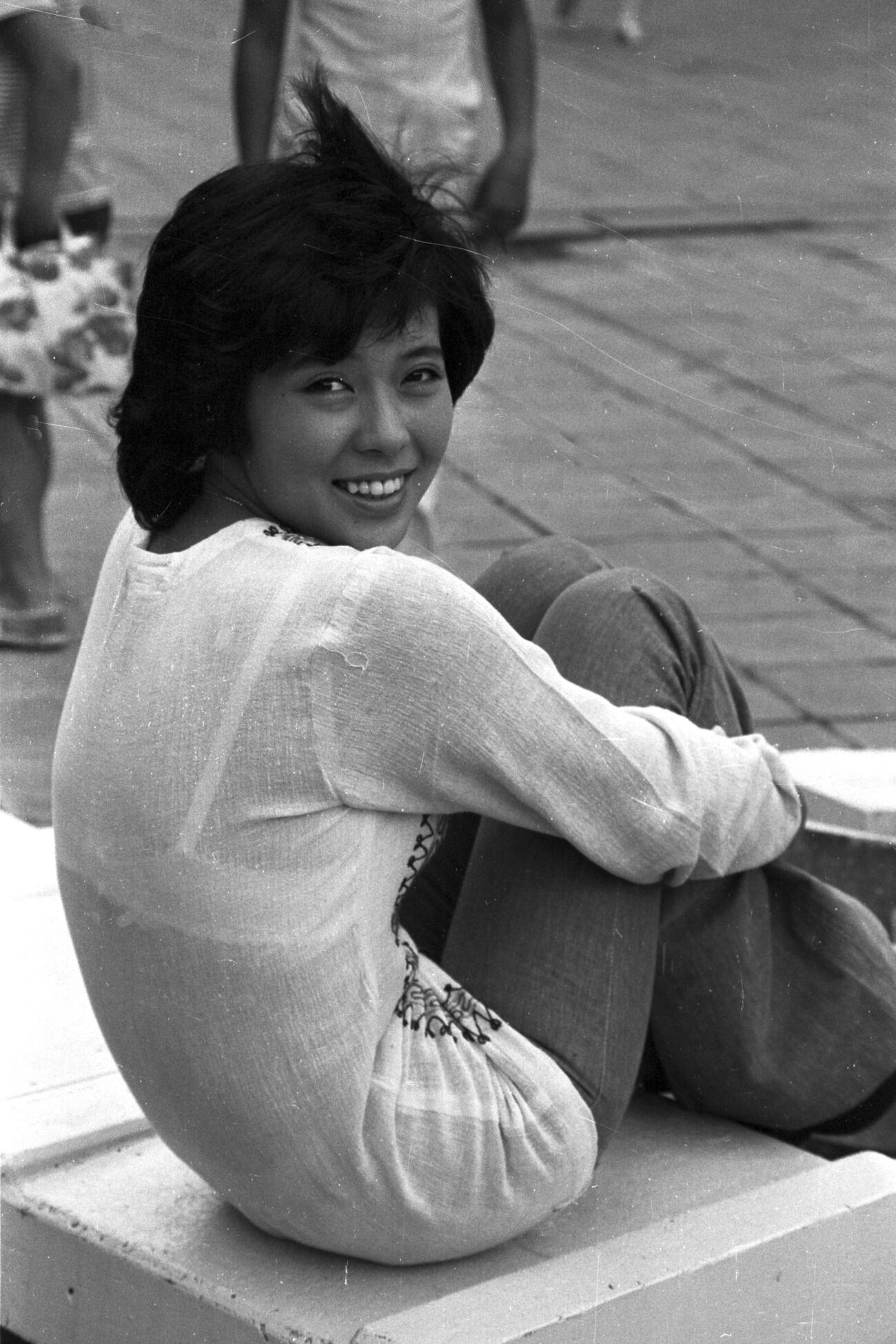 岡崎友紀（1973年8月撮影）