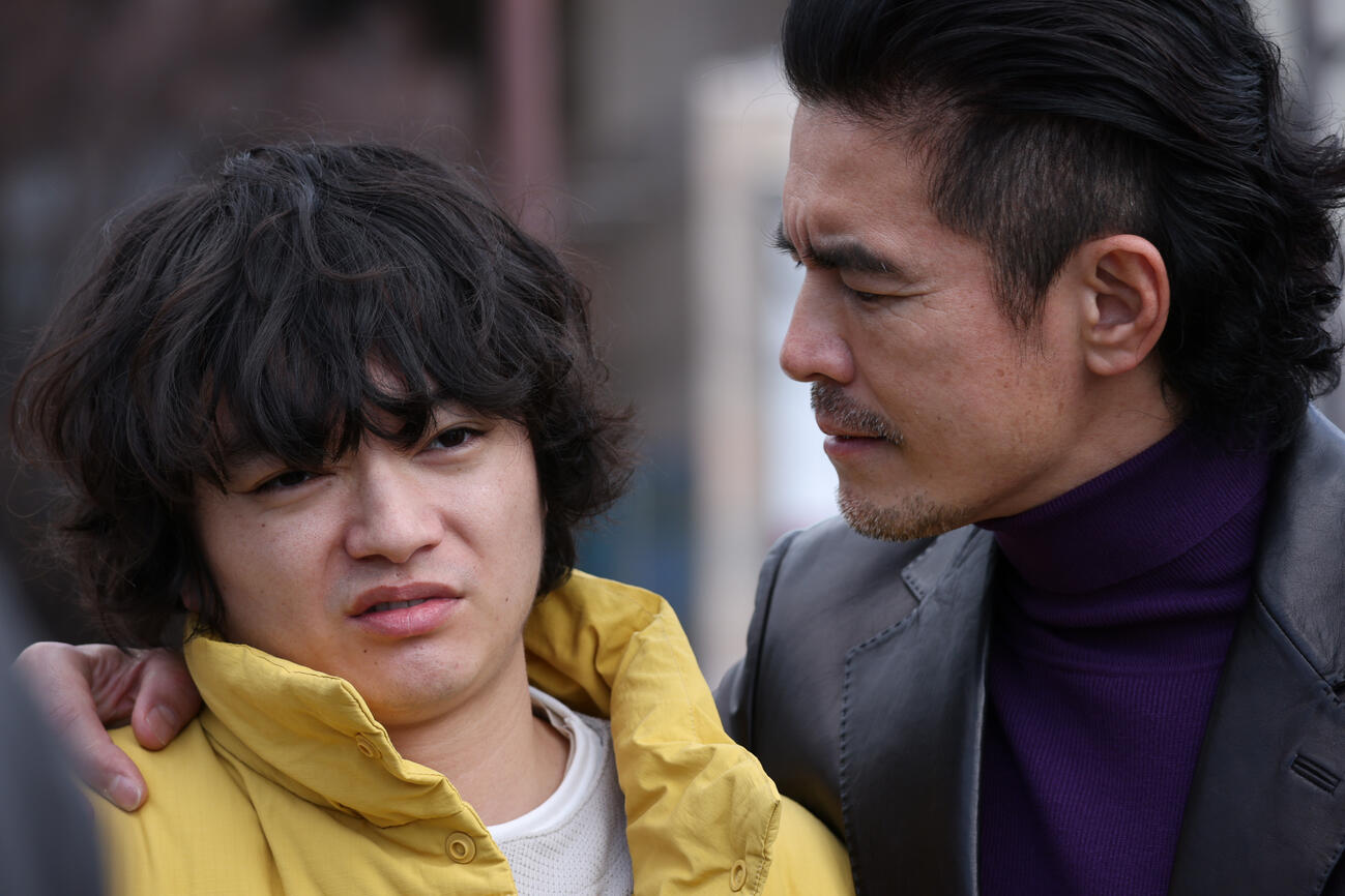 井筒和幸監督6年ぶりの監督作「国境」でダブル主演する染谷将太（左）と伊藤英明（C）2027 K2 Pictures