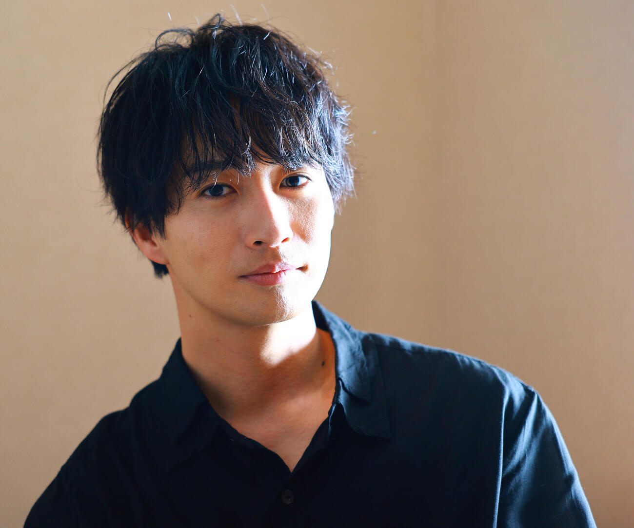 俳優、モデル、カメラマンと、ジャンルを問わず活躍中の古屋呂敏（撮影・野上伸悟）