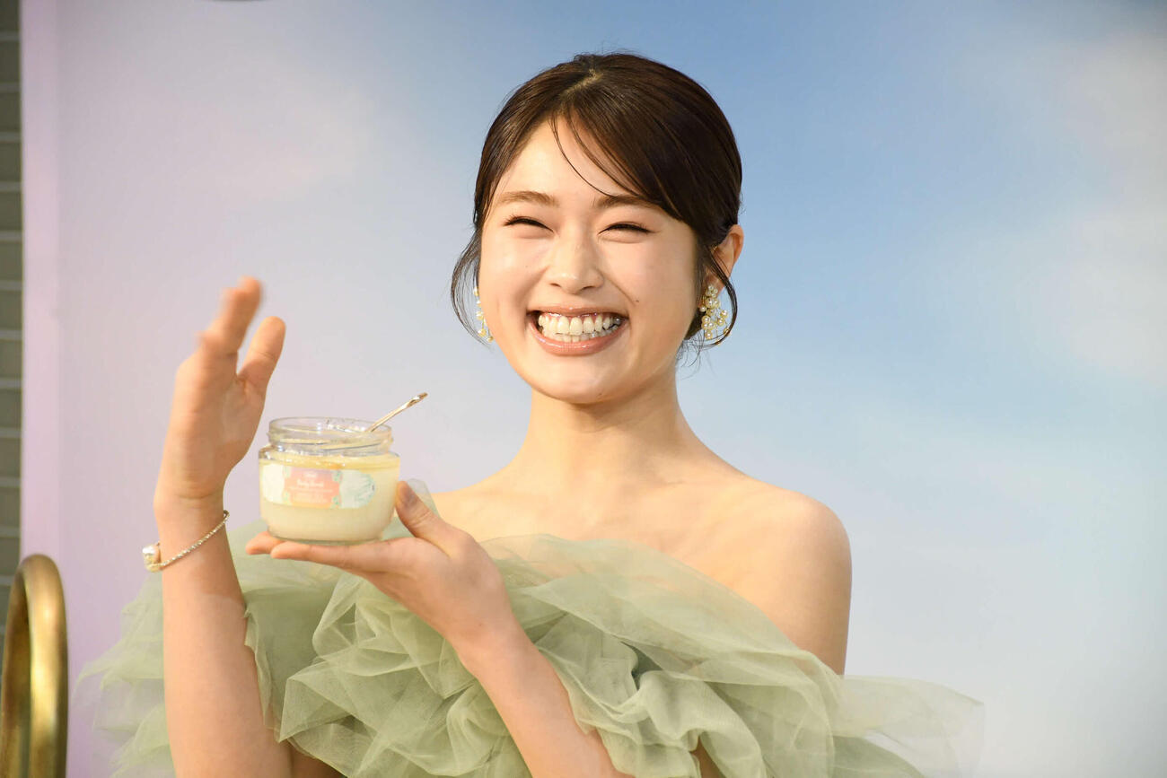 「SABON」POP UP SHOPの会見に出席した渋谷凪咲（撮影・阪口孝志）