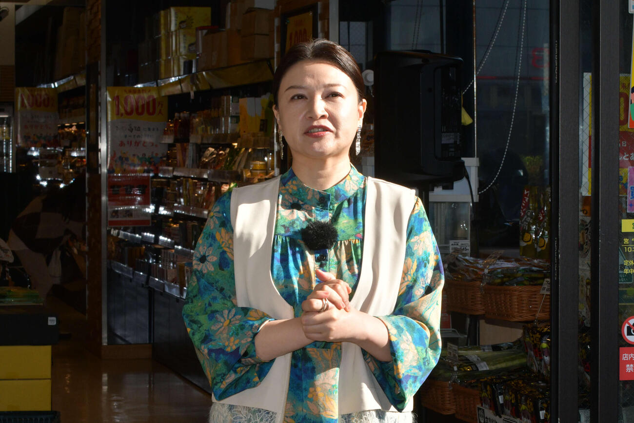 高知県アンテナショップ「まるごと高知」で故郷への熱い思いを語る同県観光特使の島崎和歌子