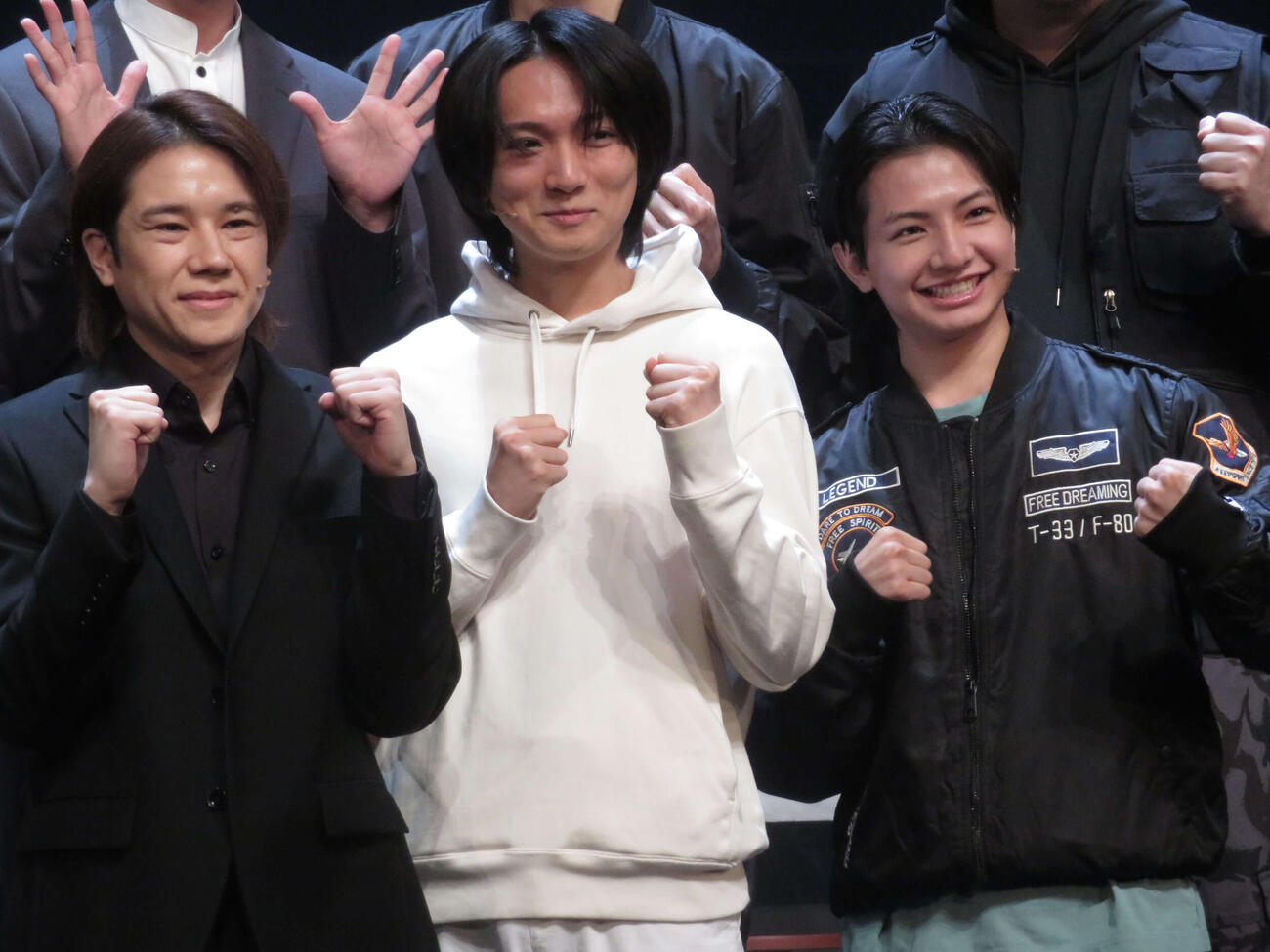 舞台「悪の花」取材会に出席した、左から五関晃一、和田優希、久保廉