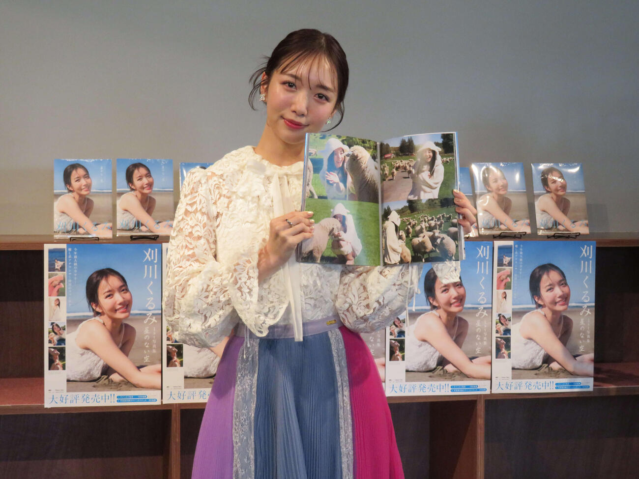 ファースト写真集「星のない空」発売記念イベントを開いた刈川くるみ（撮影・村上幸将）