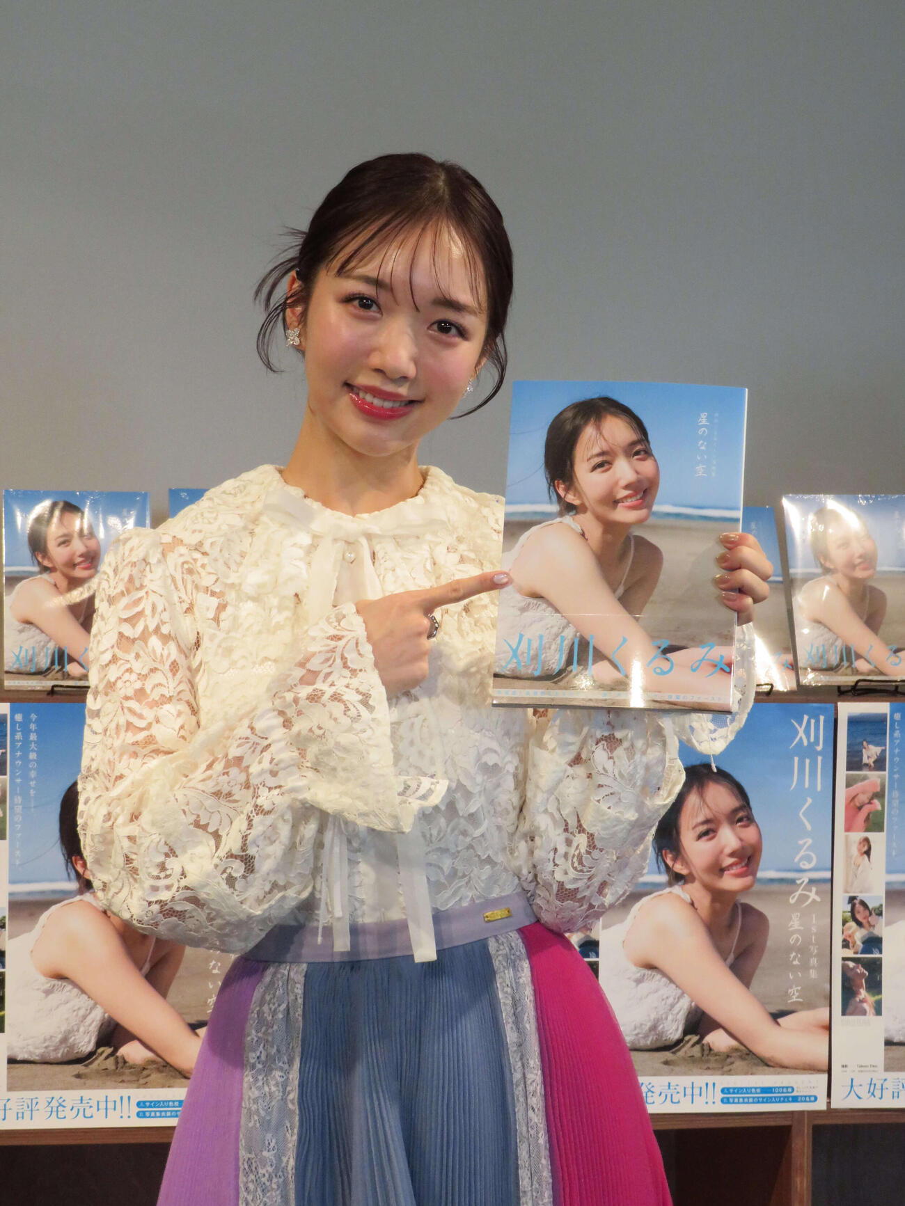 ファースト写真集「星のない空」発売記念イベントを開いた刈川くるみ（撮影・村上幸将）