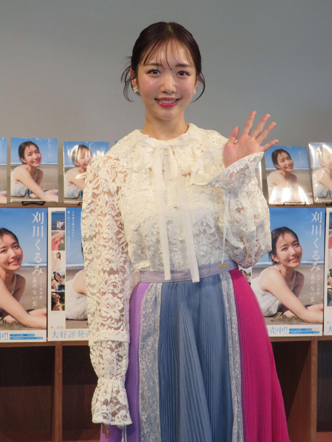ファースト写真集「星のない空」発売記念イベントを開いた刈川くるみ（撮影・村上幸将）