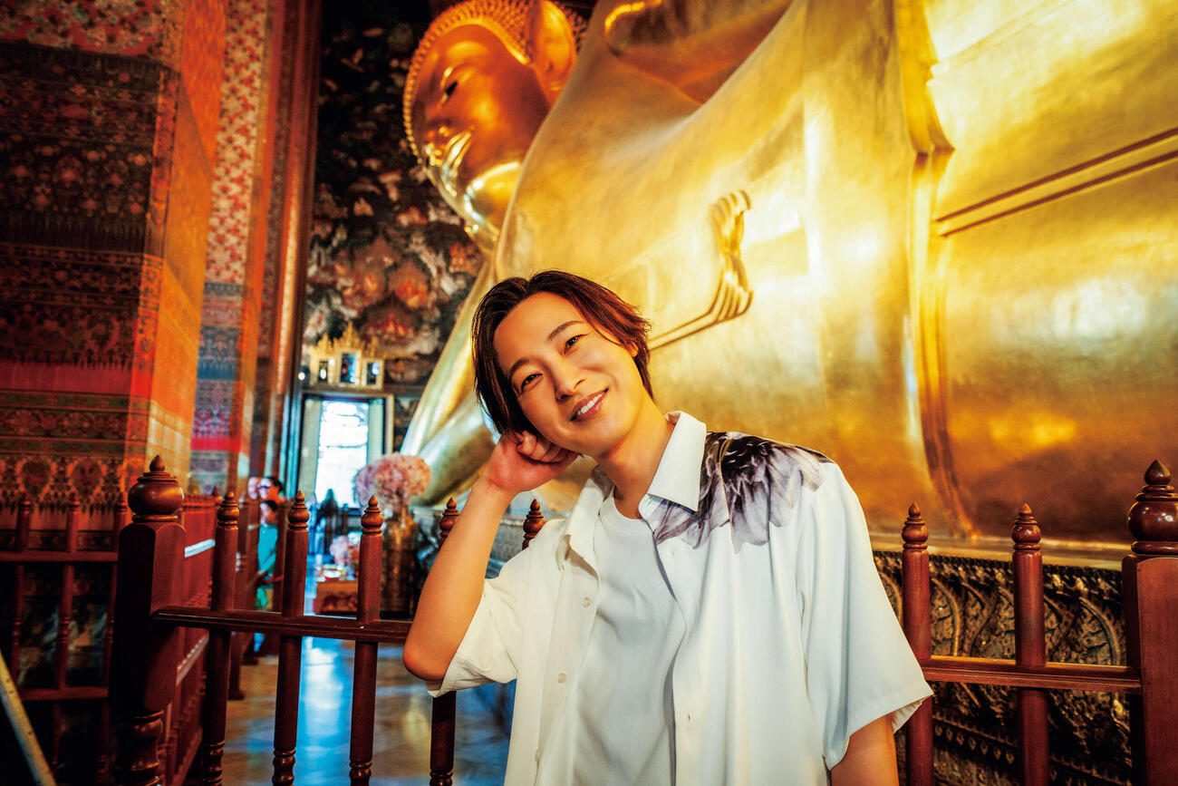 山内惠介デビュー25周年記念写真集「River Yamauchi Keisuke」収録カット　撮影・本間寛（「River Yamauchi Keisuke」主婦の友社より）