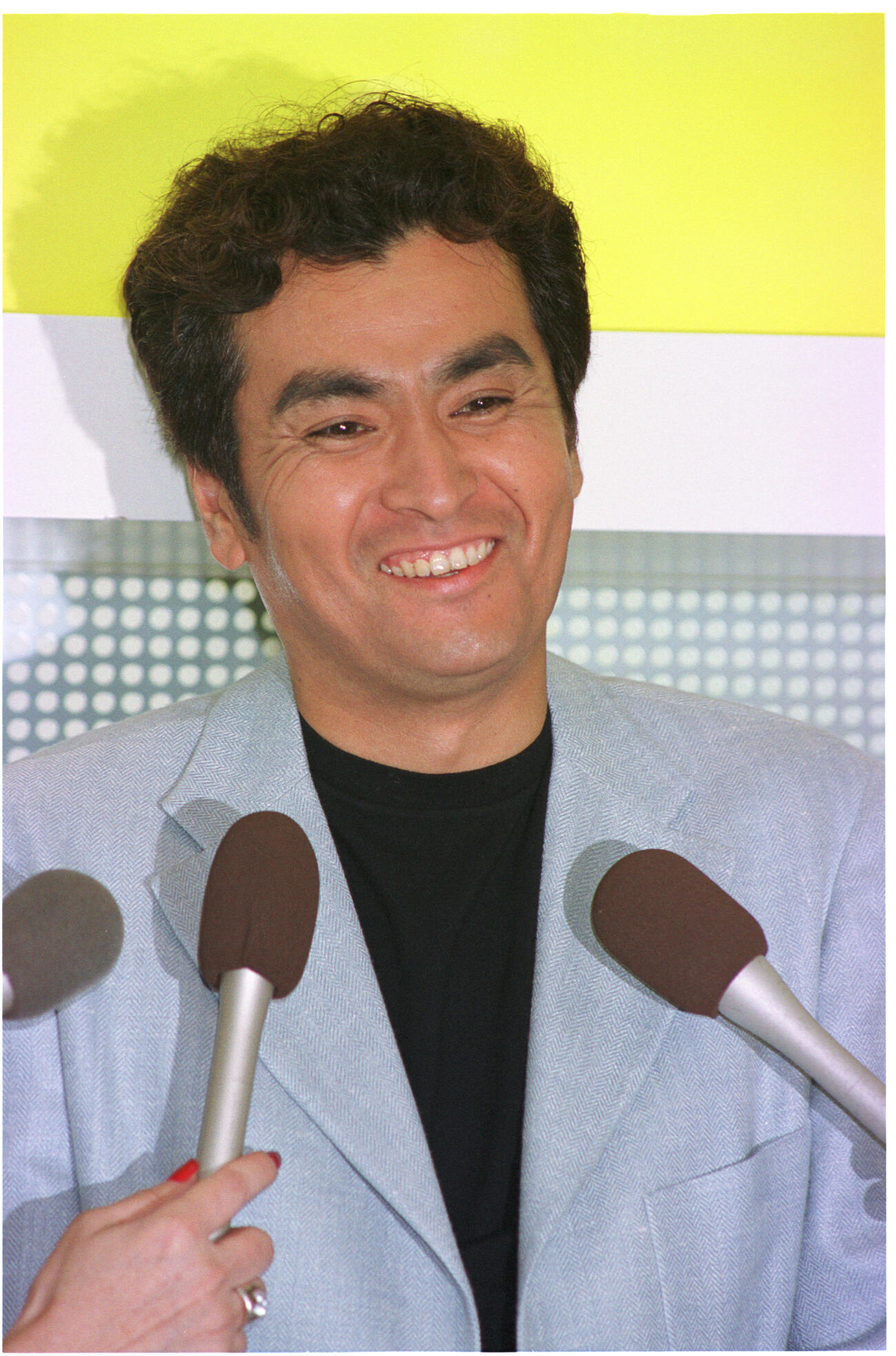 2002年9月、結婚発表会見のときの石原良純