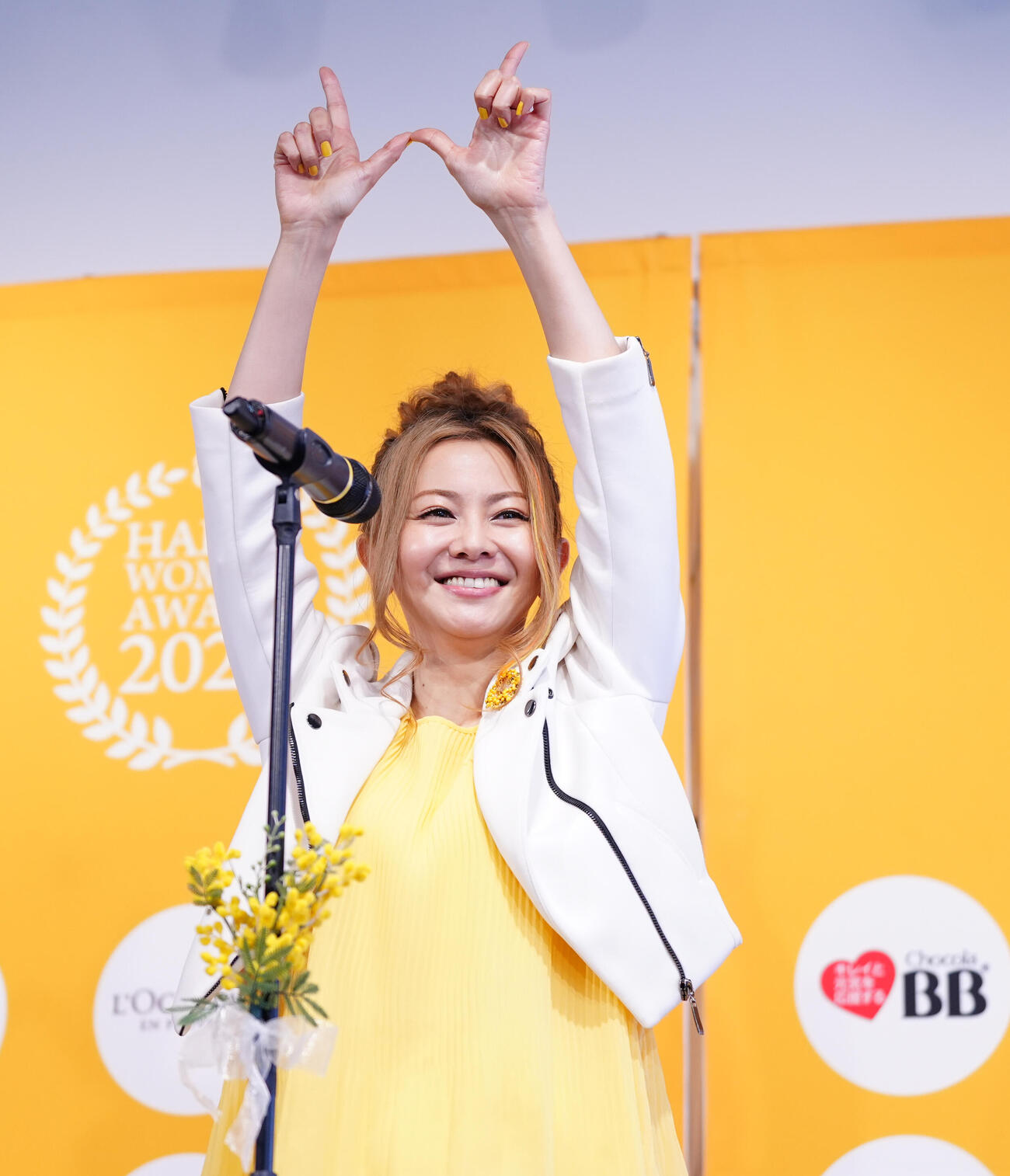 「国際女性デー　HAPPY WOMAN FESTA2026」でパフォーマンスする倉木麻衣（撮影・鈴木みどり）