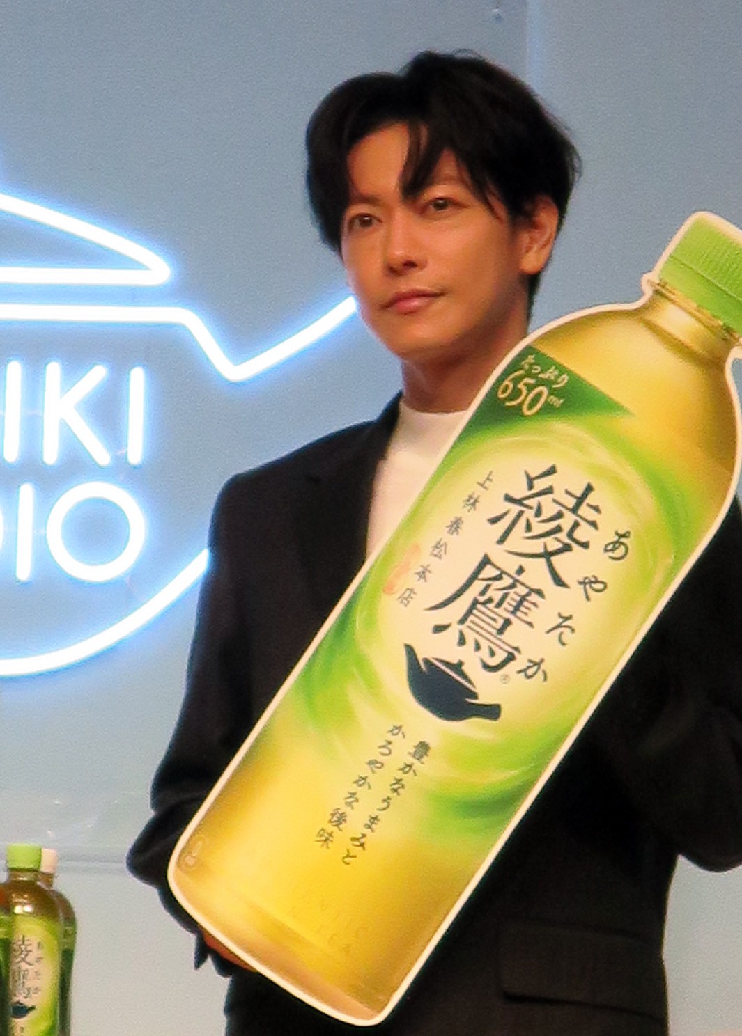 「綾鷹　HITOIKI STUDIO」PRイベントに登場した佐藤健