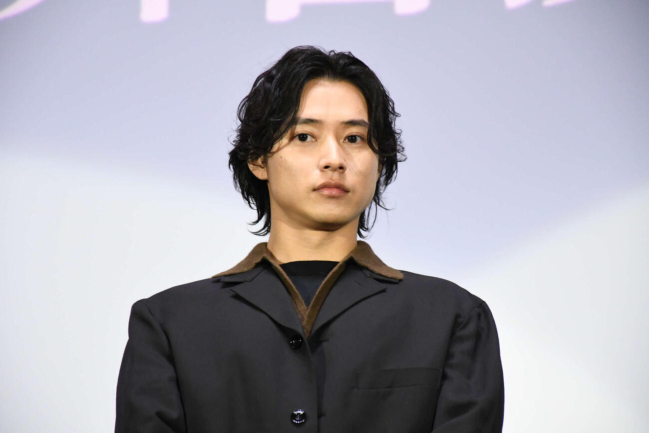 「ゴールデンカムイ　網走監獄襲撃編」公開直前舞台あいさつに登壇した山﨑賢人（撮影・阪口孝志）