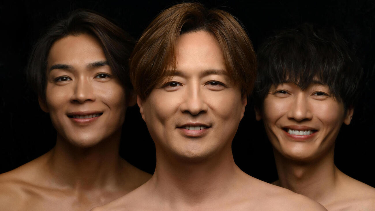 純烈。左から白川裕二郎、酒井一圭、後上翔太