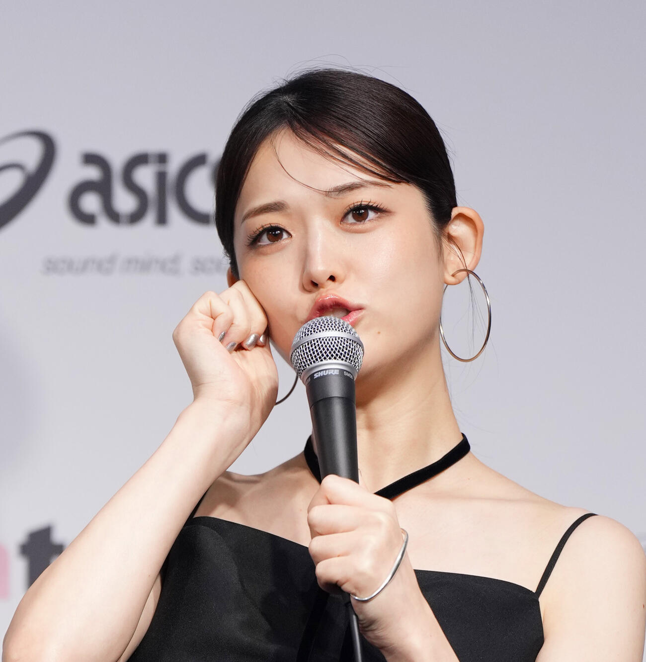 松村沙友理（2025年撮影）