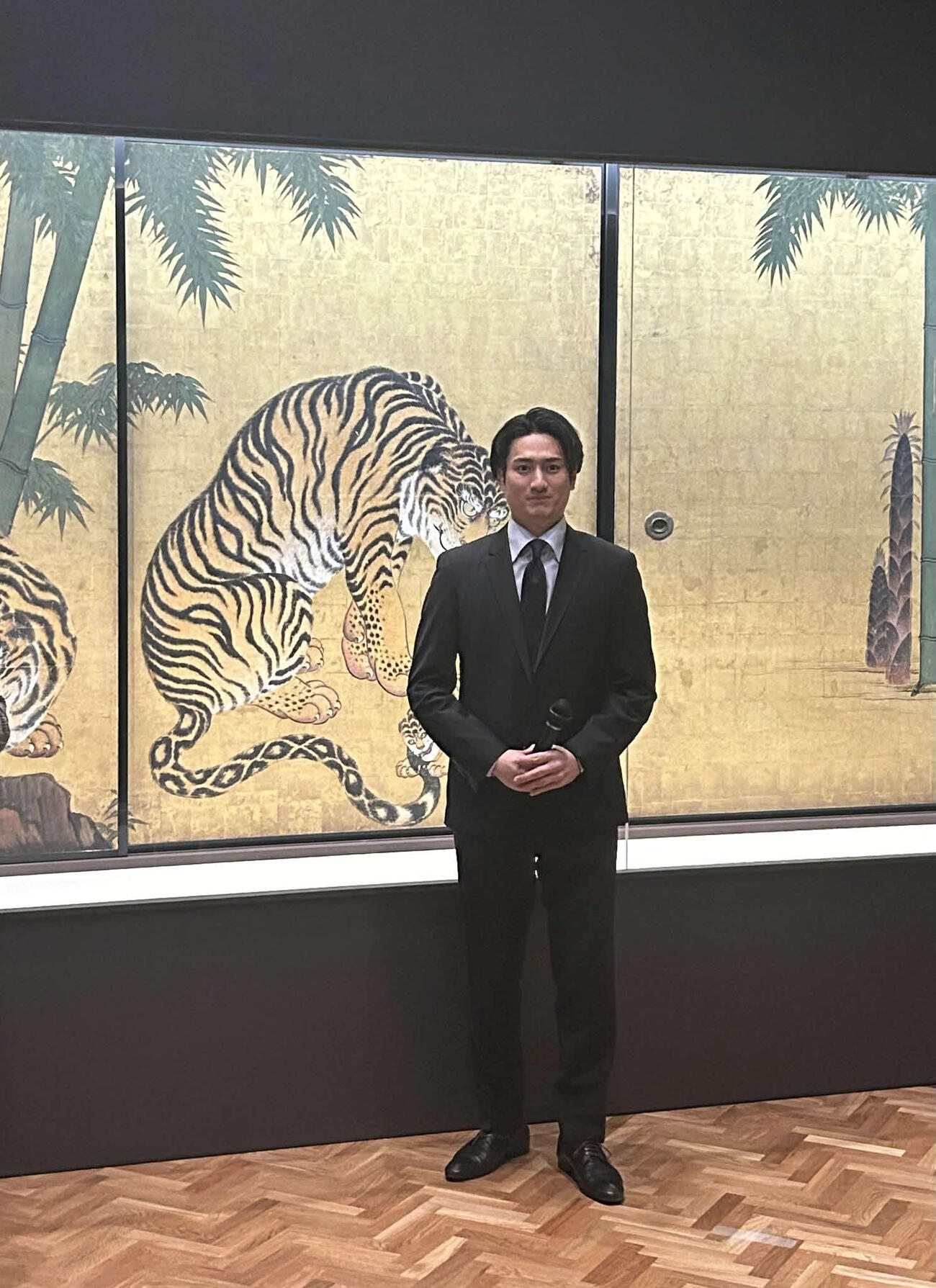 大阪市立美術館で開催中の特別展「妙心寺　禅の継承」の特別取材会に出席した中村隼人