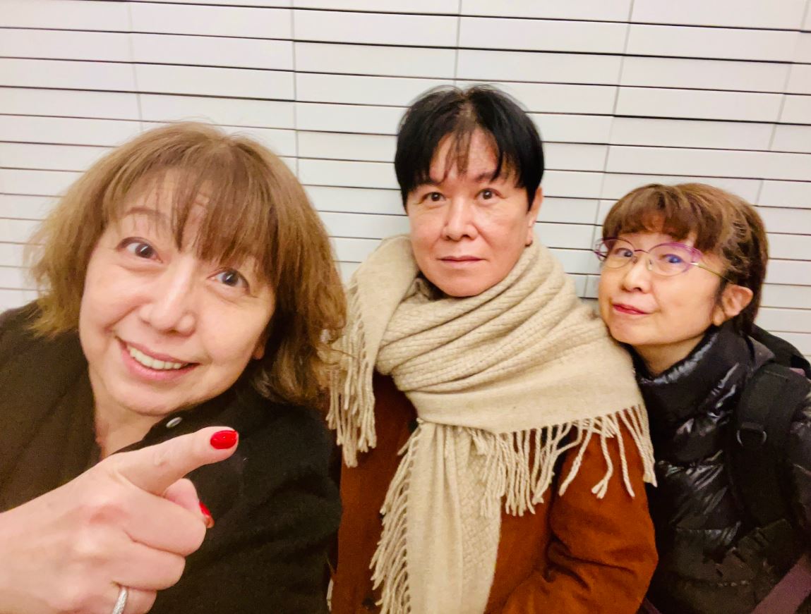 三ツ矢雄二が田中真弓と冨永みーな、との３ショット投稿（三ツ矢雄二のXから）