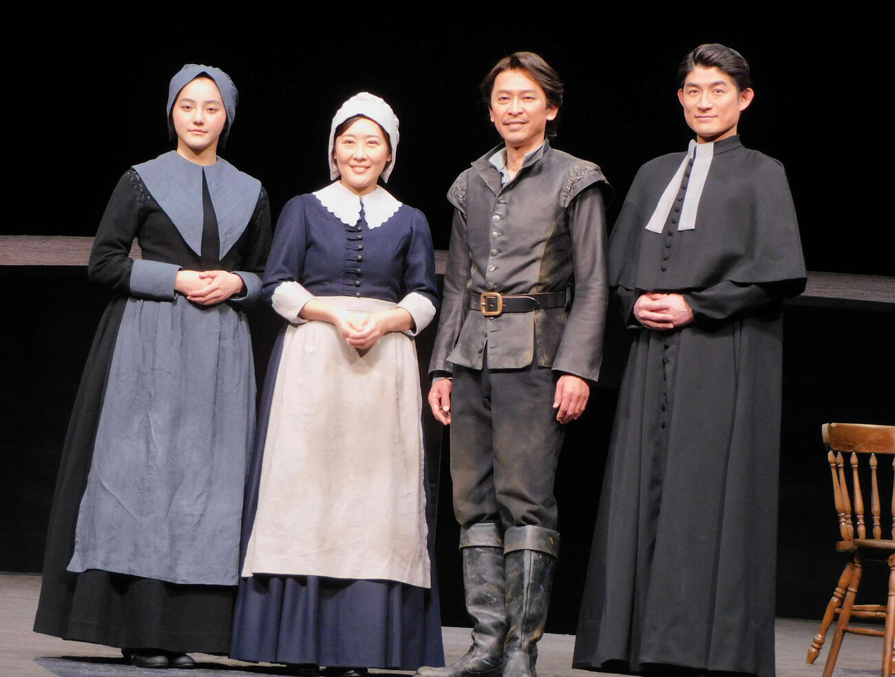 舞台「るつぼ　The Crucible」のキャスト、左から瀧七海、前田亜季、坂本昌行、松崎祐介（撮影・寺本吏輝）